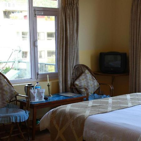 Fairmount Hotel Покхара Экстерьер фото