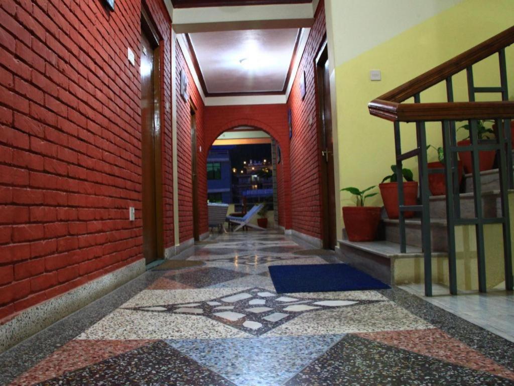 Fairmount Hotel Покхара Экстерьер фото